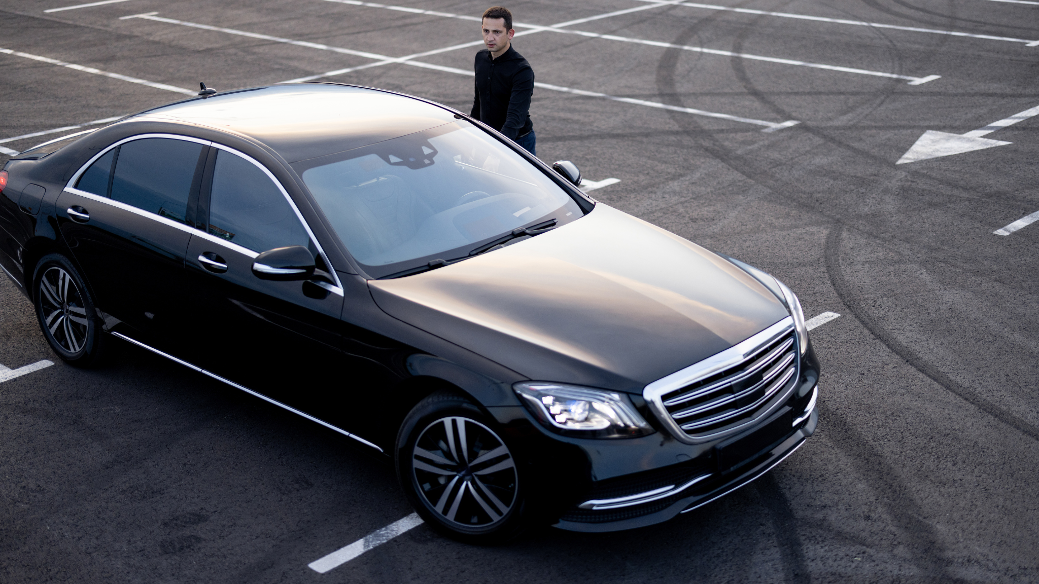 Experience Opulence on the Road: Discover Nearby Luxury Taxis